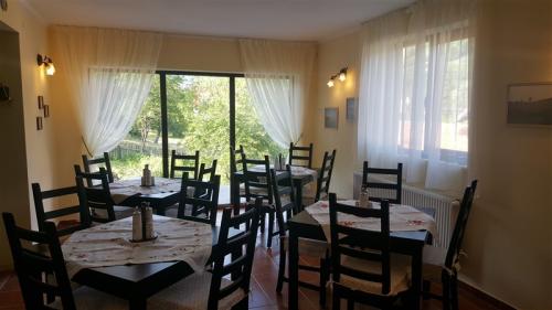 restaurant-2